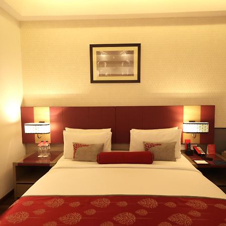 Ramada Plaza By Wyndham Lucknow Hotel Exterior photo