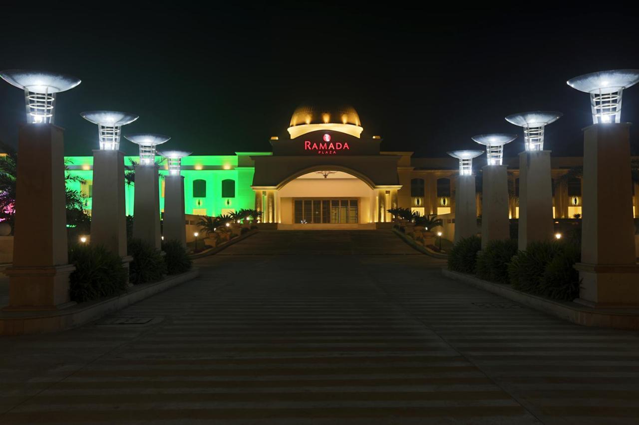 Ramada Plaza By Wyndham Lucknow Hotel Exterior photo