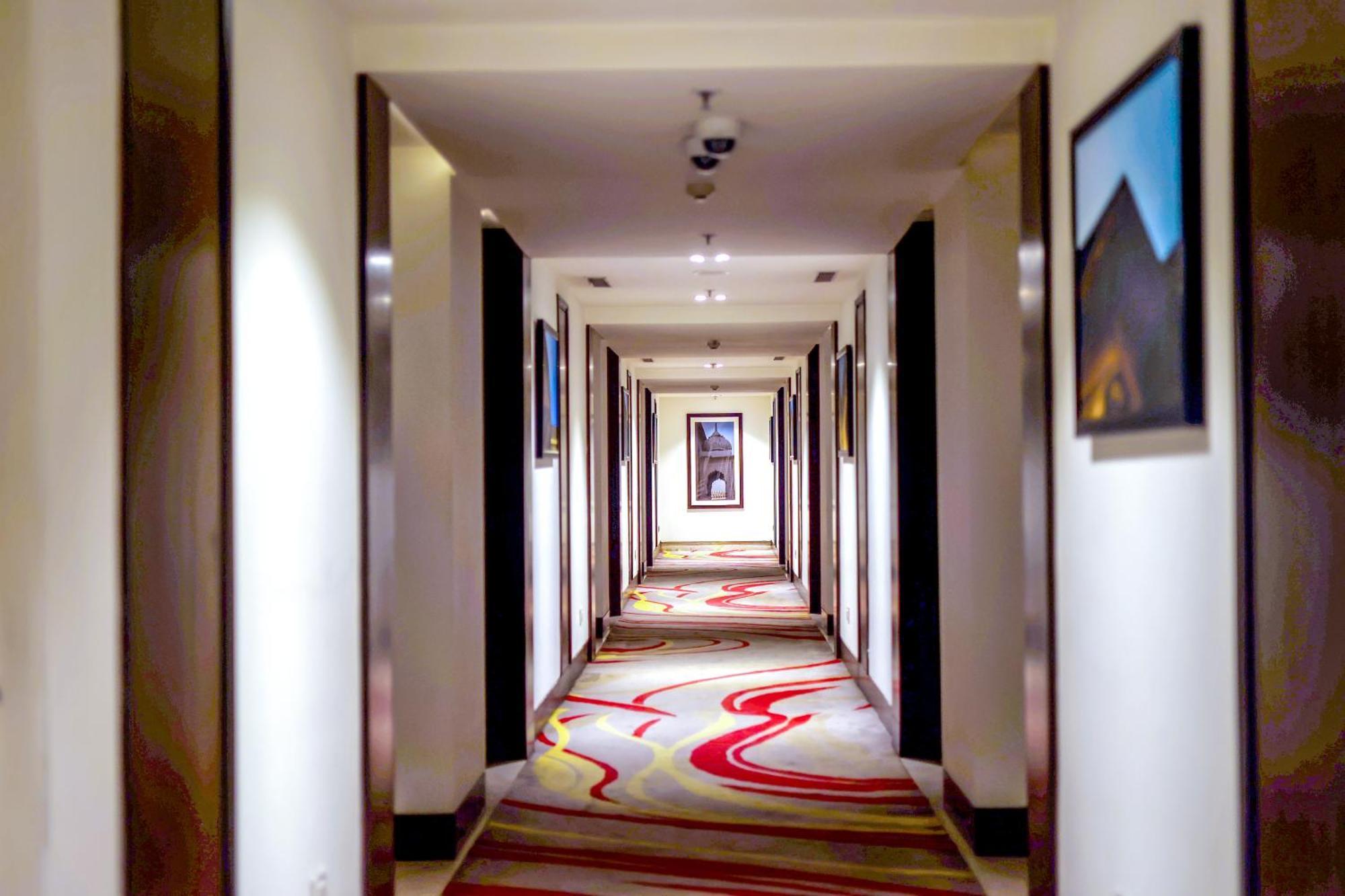 Ramada Plaza By Wyndham Lucknow Hotel Exterior photo