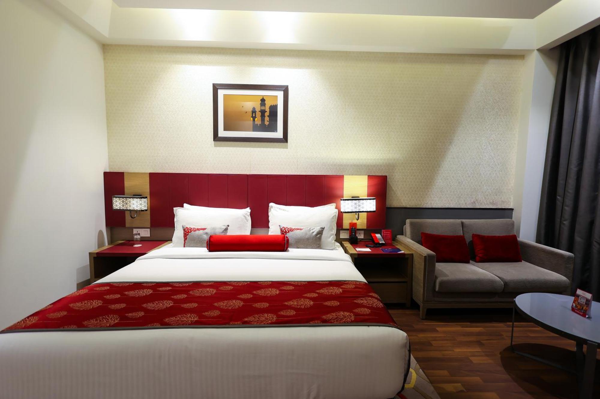 Ramada Plaza By Wyndham Lucknow Hotel Exterior photo