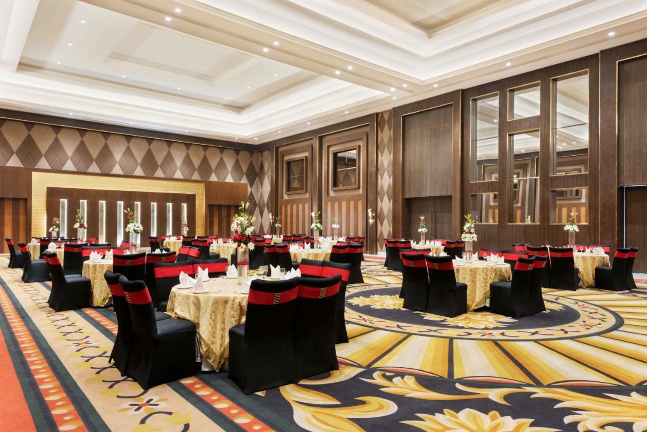 Ramada Plaza By Wyndham Lucknow Hotel Exterior photo